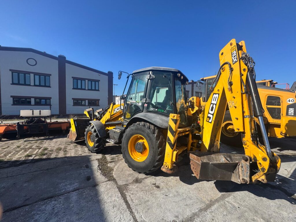 Ładowarki. Wynajem urządzeń rozładunkowych. Sprzątanie ładowni statków.