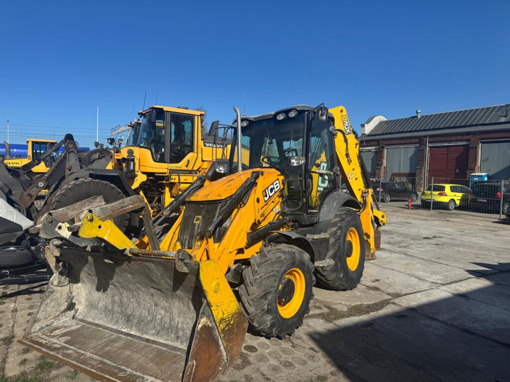 Ładowarki. Wynajem urządzeń rozładunkowych. Sprzątanie ładowni statków.